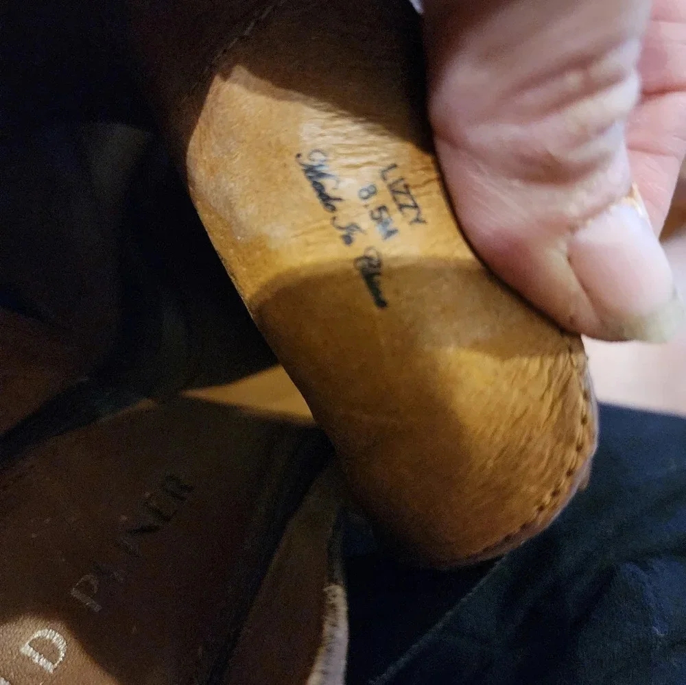 Donald Pliner Lizzie Snake heels.8.5‎